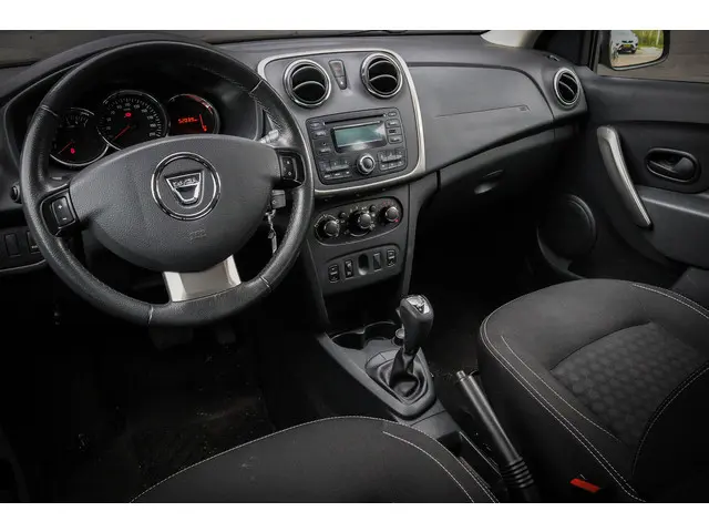 Dacia Sandero 0.9 TCe SL Royaal 2016 Benzine 3