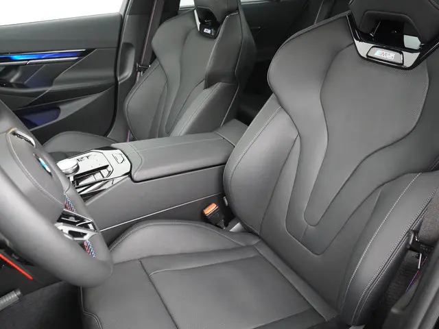 BMW M5 5-serie Touring 2025 Hybride Benzine 4