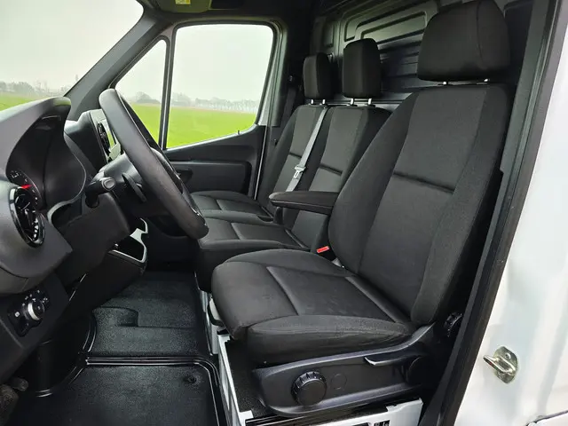 Mercedes-Benz Sprinter 317 1.9 CDI L2 H2 RWD 2022 Diesel 20