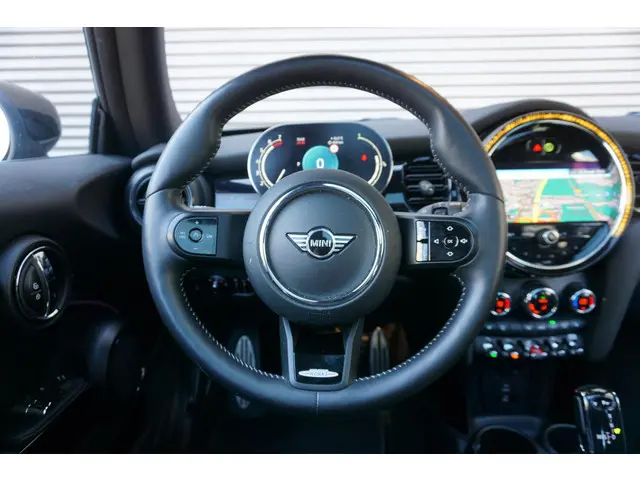 MINI 3-Deurs Cooper 2023 Benzine 7