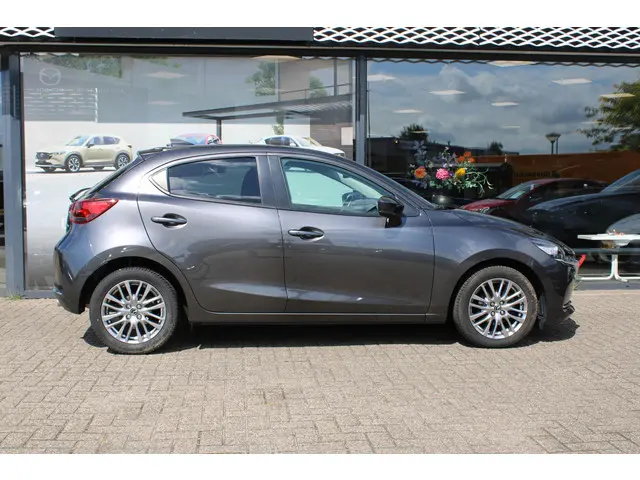 Mazda 2 1.5 Skyactiv-G Luxury 2021 Benzine 6