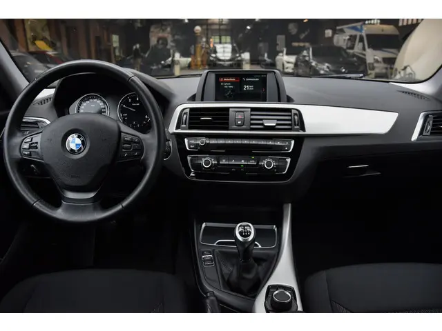 BMW 1 Serie 116d *Navi | Cruise | Clima | Nette auto* 2017 Diesel 16