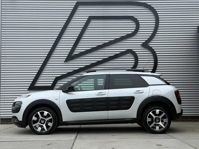 Citroën C4 Cactus 1.2 PureTech Shine 2016 Benzine 4