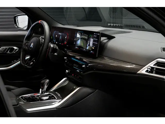 BMW M3 Touring xDrive Competition 2024 Benzine 35