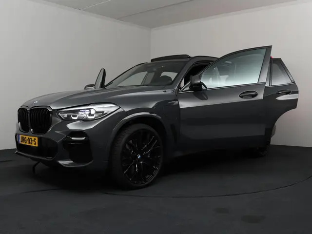 BMW X5 xDrive45e High Executive 2023 Hybride Benzine 50