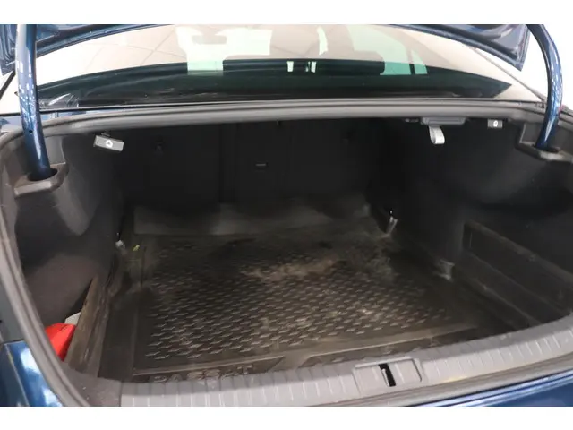 Volkswagen Passat 1.5 TSI R-Line Business + 2022 Benzine 9