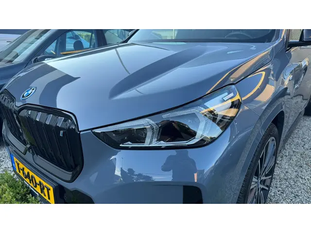 BMW iX1 XDrive30 Launch Edition 67 kWh 2022 Elektrisch 15