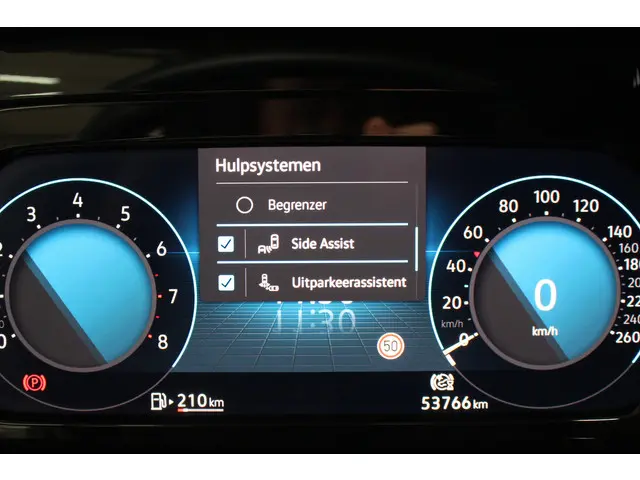 Volkswagen Golf 1.5 TSI Life Business 2021 Benzine 14