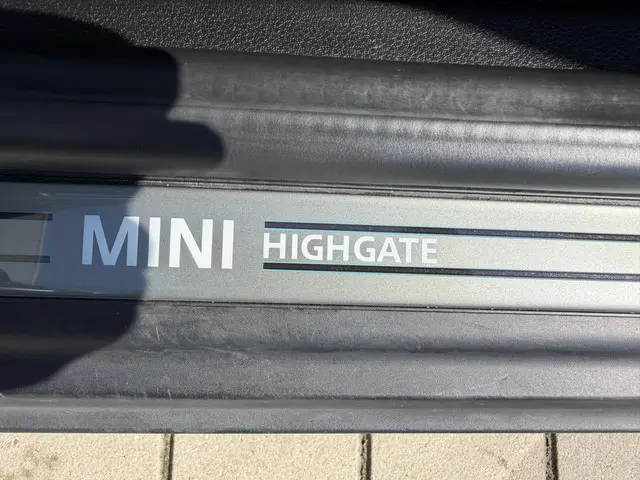 MINI Cooper Cabrio 1.6 Highgate 2015 Benzine 42
