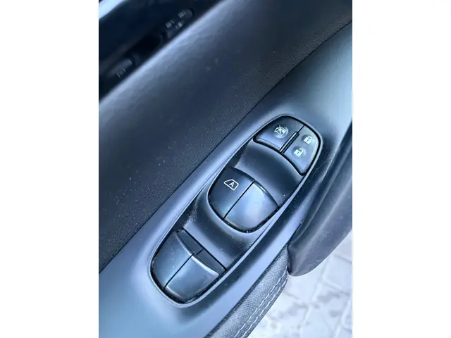 Nissan QASHQAI 1.2 N-Connecta Panorama 2017 Benzine 45