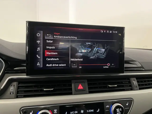Audi A4 Avant 35 TFSI Launch edition 2020 Benzine 24