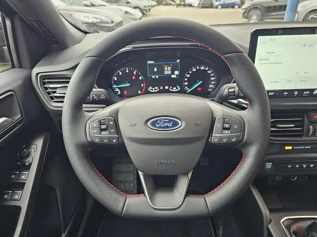 Ford Focus 1.0 EcoBoost Hybrid ST Line 2025 Benzine 19