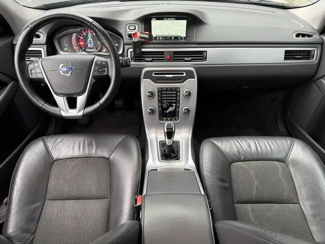 Volvo V70 2.0 T4 Inscription Edition 2015 Benzine 13