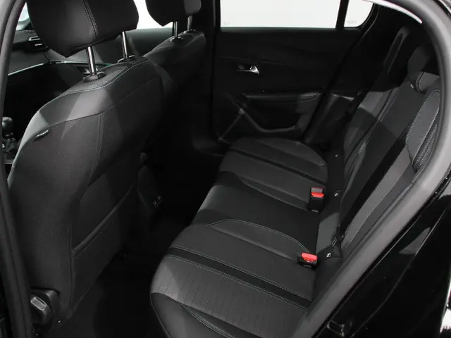 Peugeot 208 1.2 PureTech Allure Pack 2023 Benzine 28