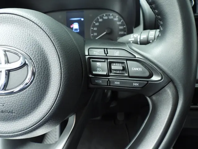 Toyota Yaris 1.5 Hybrid Active 2022 Hybride Benzine 15