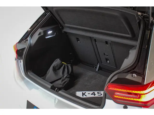 Volkswagen ID.3 Pro 58 kWh | LEDER | UNIEK! | 2020 Elektrisch 15