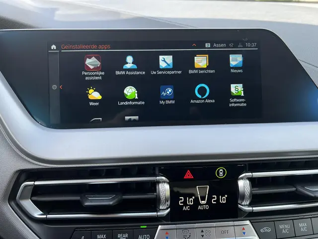 BMW 1 Serie 118i *Carplay*ECC*Garantie 2021 Benzine 18