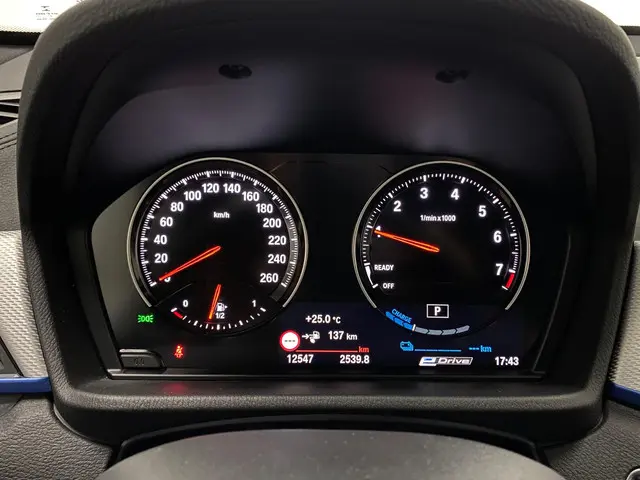 BMW X1 xDrive25e Executive 2021 Hybride Benzine 20