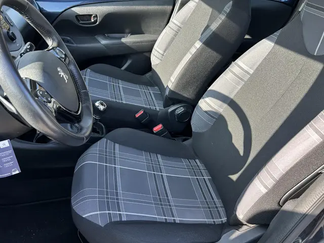 Peugeot 108 1.0 e-VTi Active AUTOMAAT / Airco 2017 Benzine 28