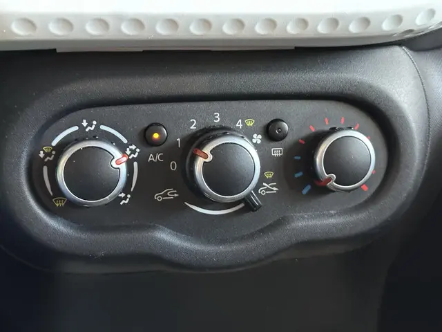 Renault Twingo 1.0 SCe Collection 2015 Benzine 12