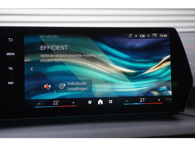 BMW 1 Serie 120 2024 Benzine 19