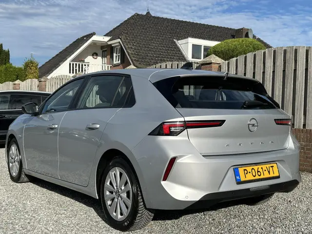 Opel Astra 1.2 Edition 2022 Benzine 4