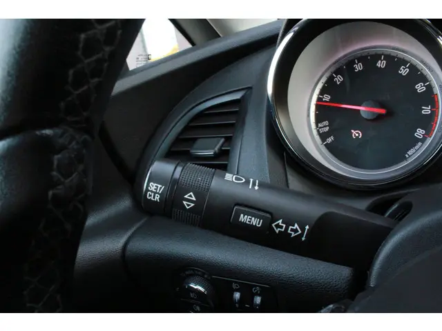 Opel Astra Sports Tourer 1.4 Turbo Edition 2015 Benzine 18