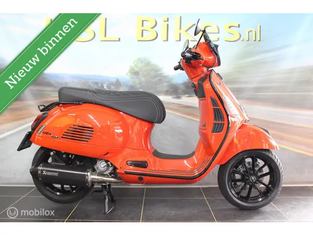 Vespa GTS 300 SuperSport HPE 2024 Benzine