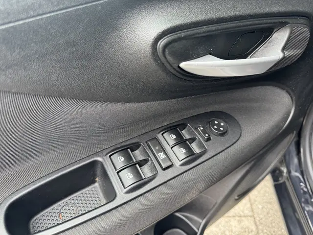 Fiat Punto Evo 0.9 TwinAir Lounge 2016 Benzine 9