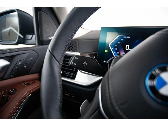 BMW X5 xDrive50e 2024 Hybride Benzine 48