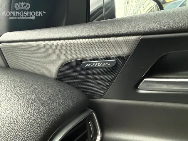 Jaguar XE 2.0 Portfolio R-Sport 2015 Benzine 16