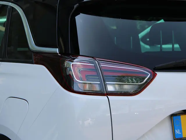 Opel Crossland X 1.2 Turbo 120 Jaar Edition 2019 Benzine 25