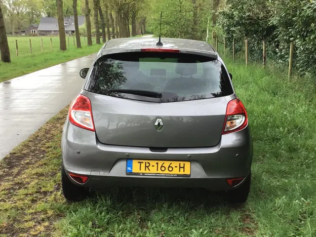 Renault Clio 1.6 Night & Day AUTOMAAT 2012 Benzine 4