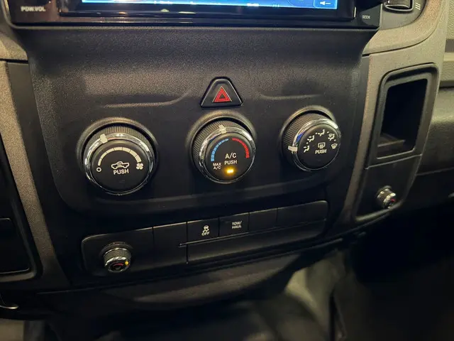 Dodge Ram 1500 5.7 V8 Crew Cab 6'4 2017 LPG/Gas 14