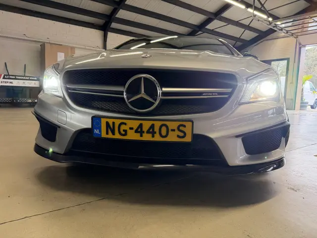 Mercedes-Benz CLA AMG 45 4MATIC Edition 1 2014 Benzine 6