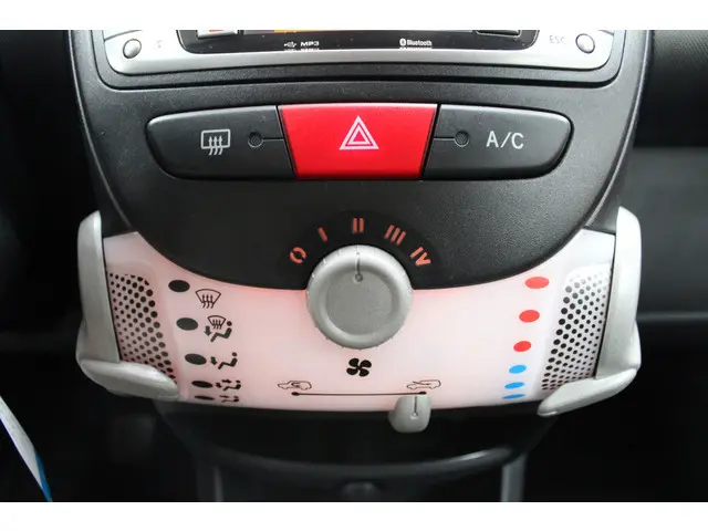 Toyota Aygo 1.0 VVT-i Aspiration Automaat 2013 Benzine 10