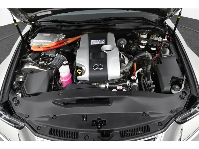 Lexus IS 300h Hybrid Business Line 2017 Hybride Benzine 31