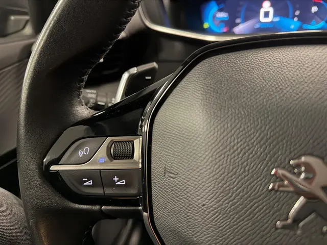 Peugeot 2008 1.2 PureTech Allure 2021 Benzine 17