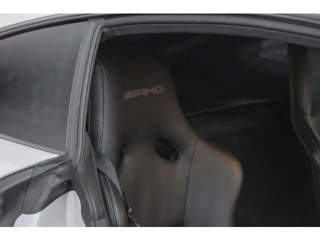 Mercedes-Benz AMG GT R 4.0 V8 585pk GTR 2018 Benzine 24