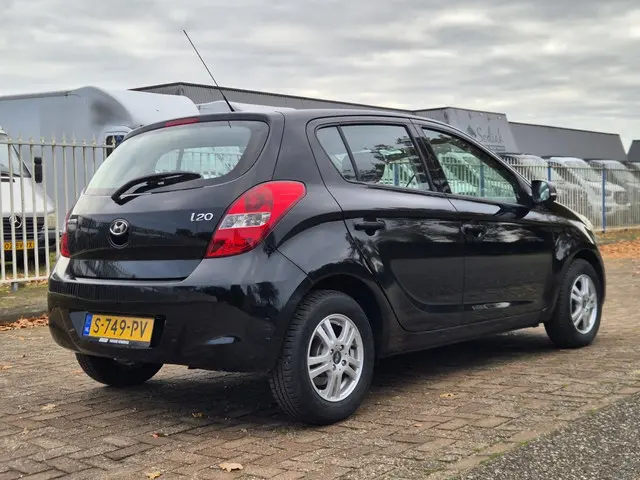 Hyundai i20 1.2i i-Catcher 2012 Benzine 7