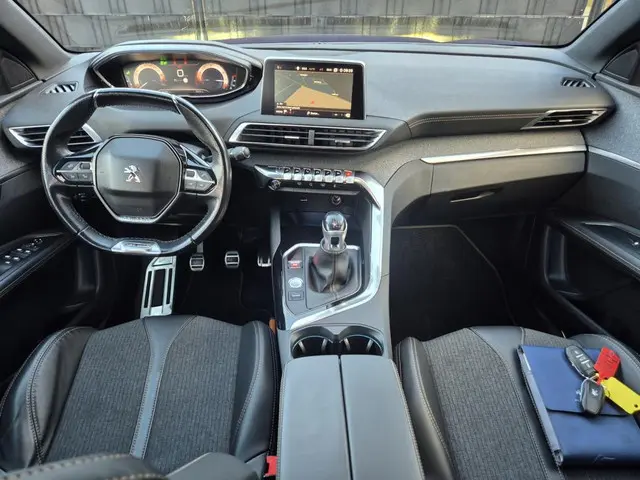 Peugeot 3008 1.2 PureTech GT Line 2017 Benzine 15