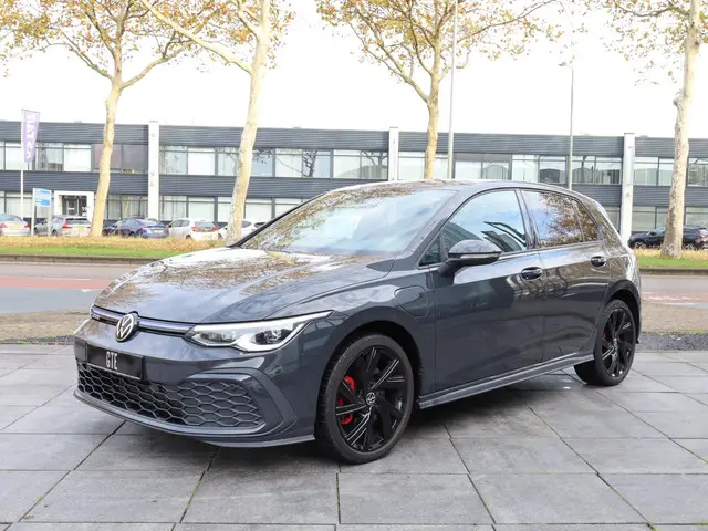 Volkswagen Golf GTE 2022 Hybride Benzine 23