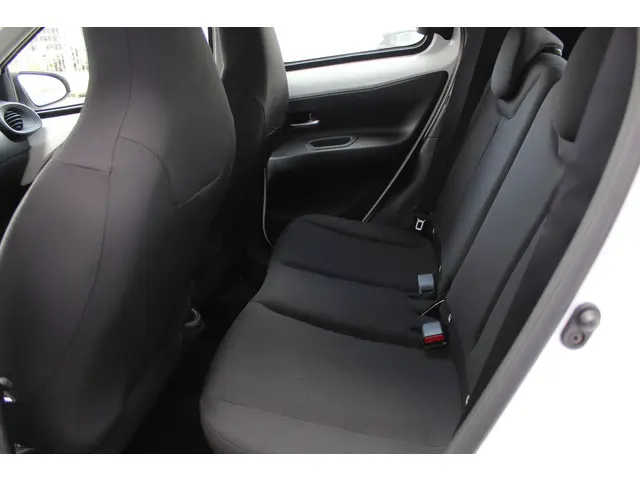 Toyota Aygo X 1.0 VVT-i MT Play 2022 Benzine 16