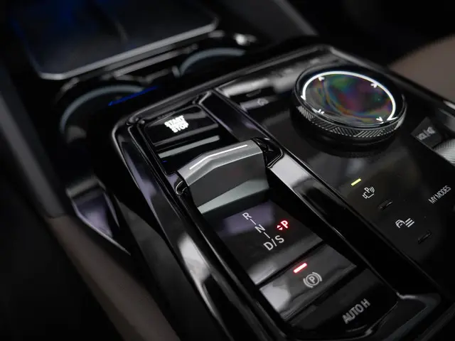 BMW 5 Serie Touring 520i 2025 Benzine 12