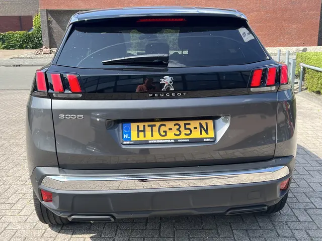 Peugeot 3008 1.2 130 pk Automaat Allure Pack 2023 Benzine 4