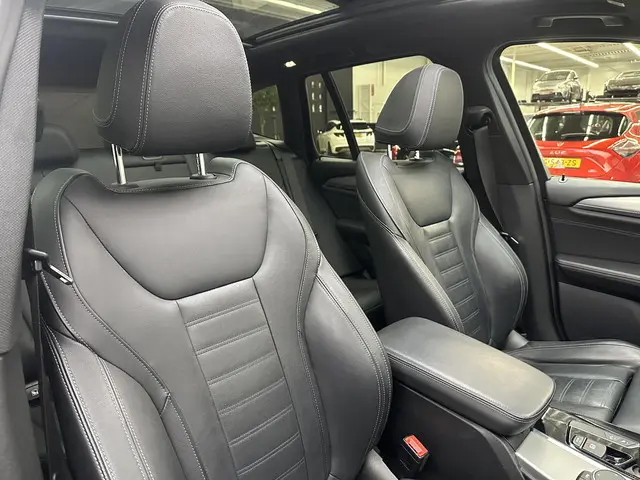 BMW X3 xDrive30i High Executive 2018 Benzine 6