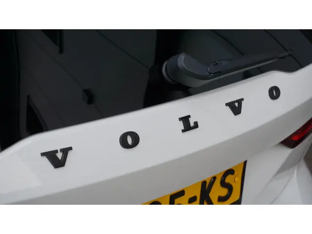 Volvo V60 2.0 T5 250pk R-Design 2019 Benzine 67