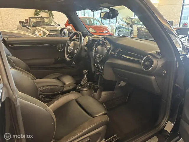 MINI Cooper Mini 1.5 Chili Serious Business 2015 Benzine 6