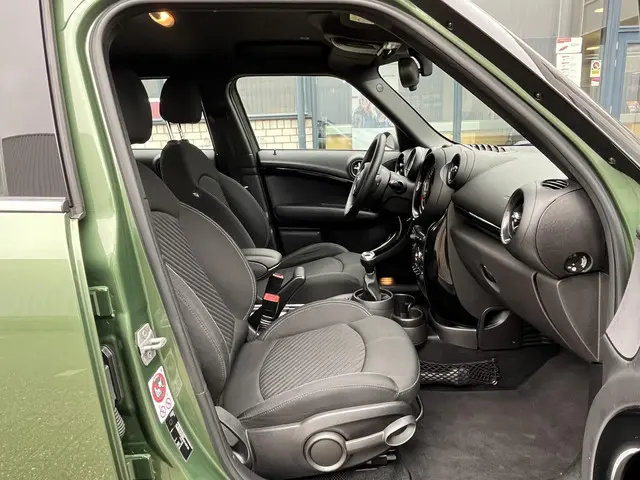 MINI Countryman 1.6 One Pepper 2016 Benzine 27