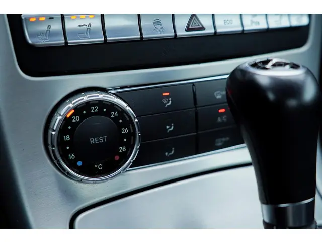 Mercedes-Benz SLK AMG 55 2012 Benzine 40